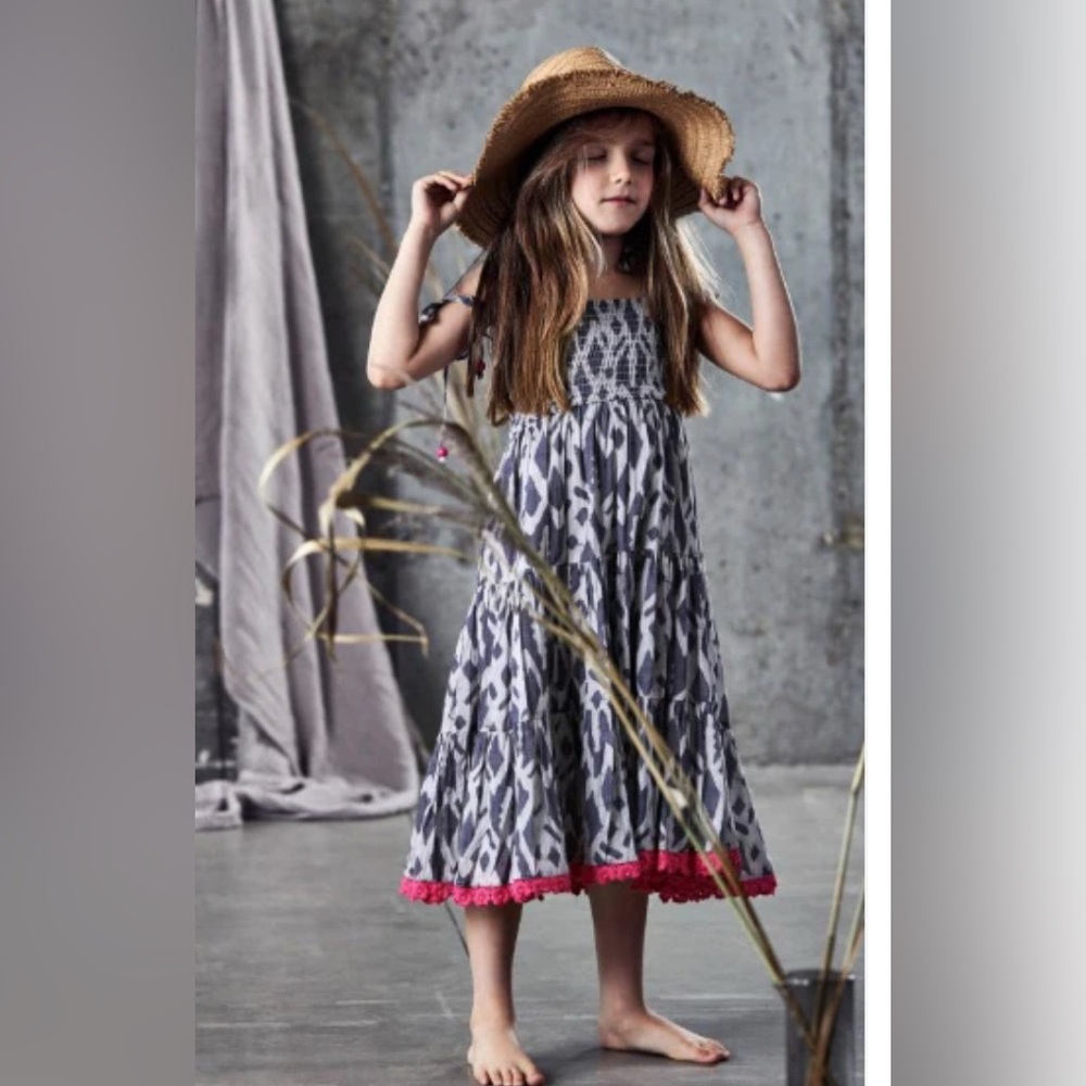 Ujula Chic Kids Dress with Gray Pattern and Pink Trim